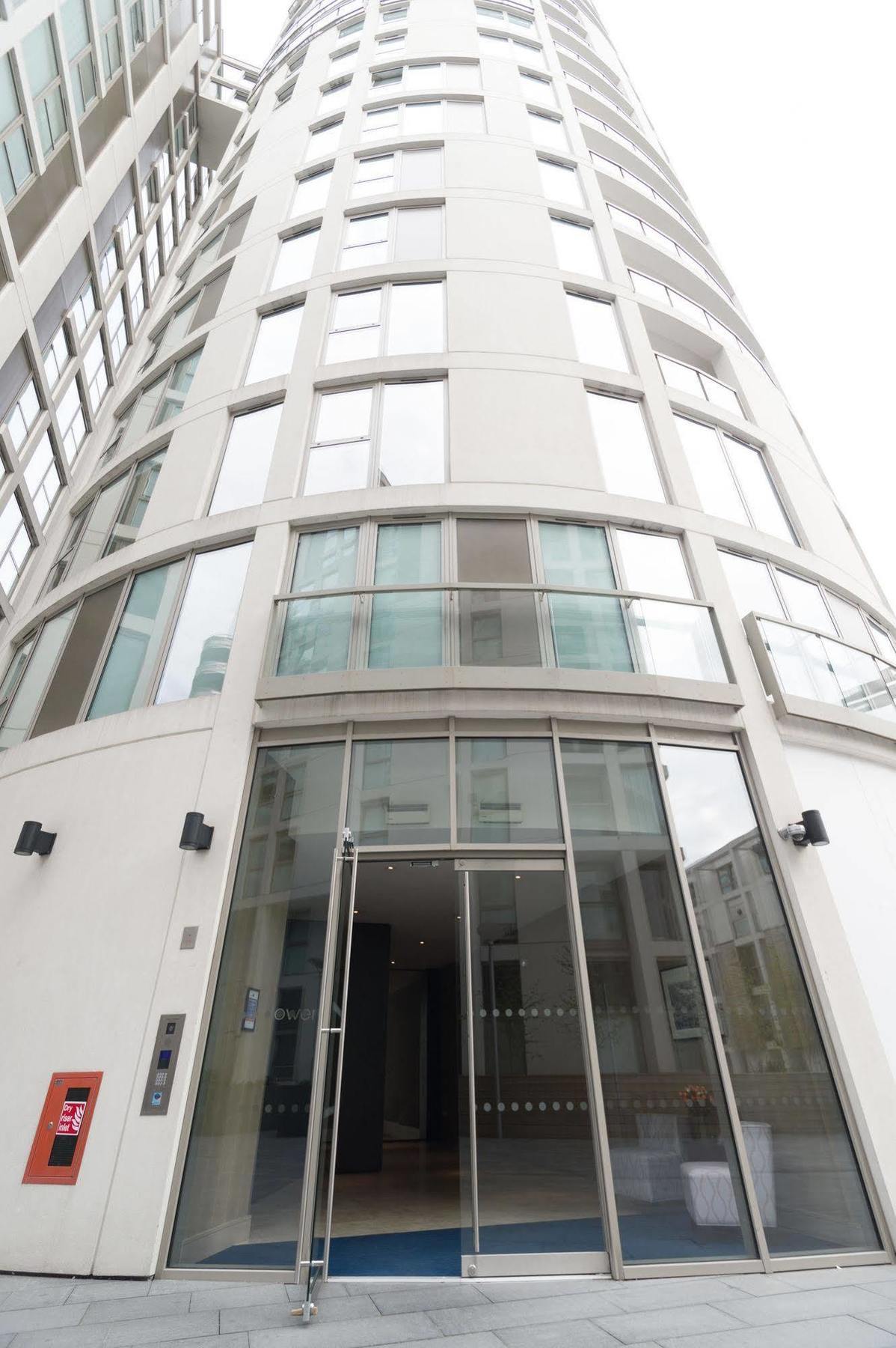 Saco Canary Wharf - Trinity Tower Aparthotel London Exterior photo